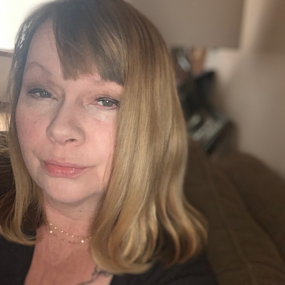 Meet your Posher, Sheila - Picture 1 of 1